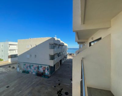 Apartment in the center of Es pujols with side view