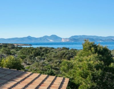 Villa near the sea in the natural park of Can Marroig