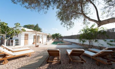BEAUTIFUL VILLA NEAR THE BEACH OF ILLETAS – F118
