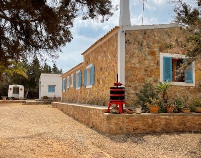 CASA CON AMPIO TERRENO IN SAN FRANCESC – V153