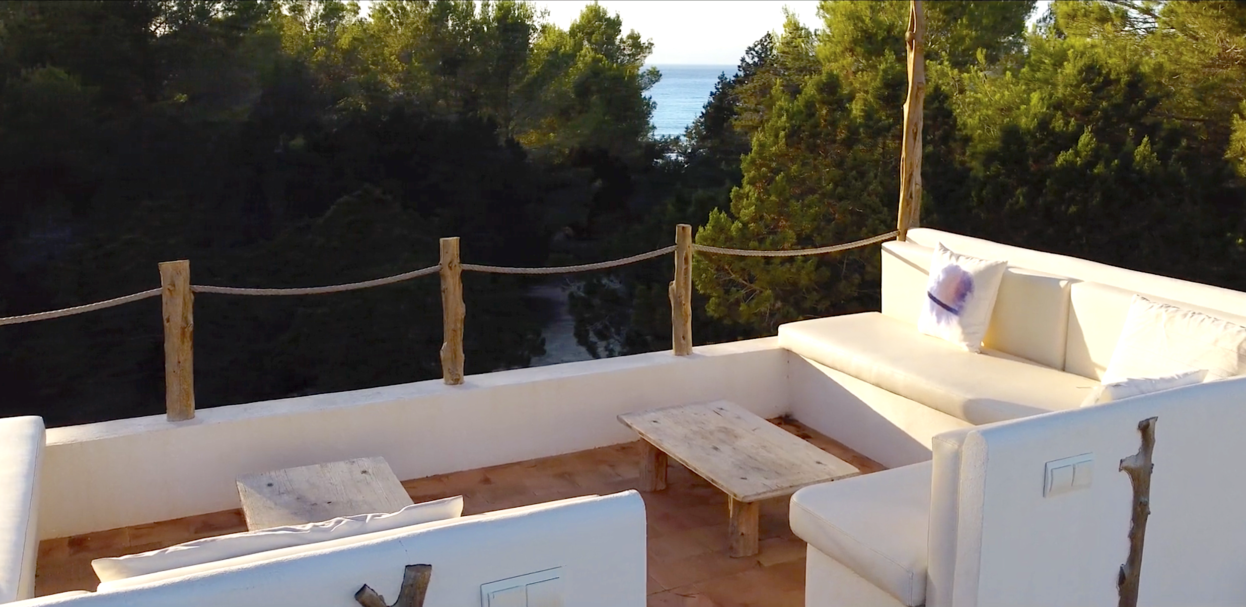 CASA MANU – VILLA EN PRIMERA LINEA EN CALA SAONA FORMENTERA V207