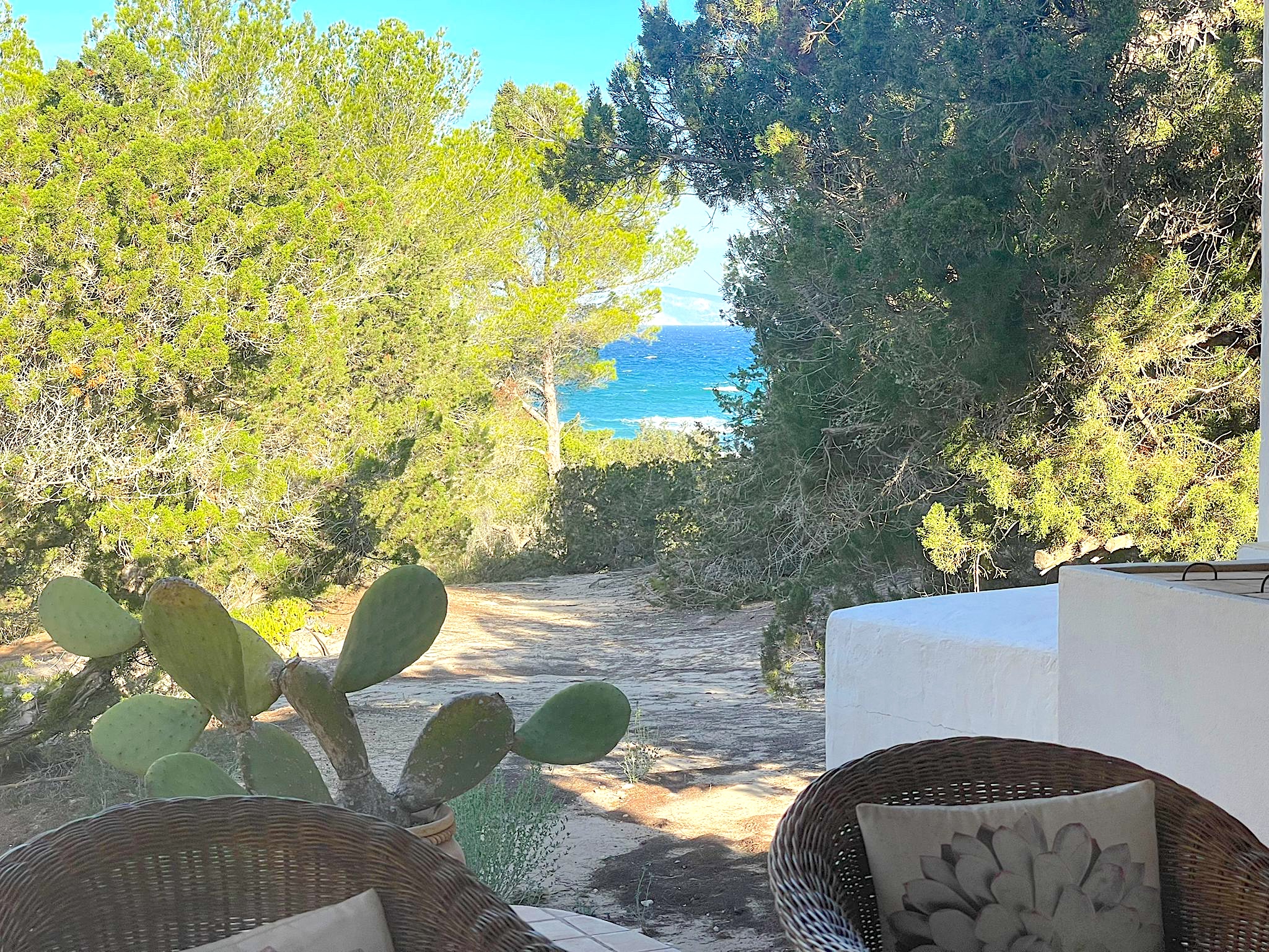 CASA MANU – VILLA EN PRIMERA LINEA EN CALA SAONA FORMENTERA V207
