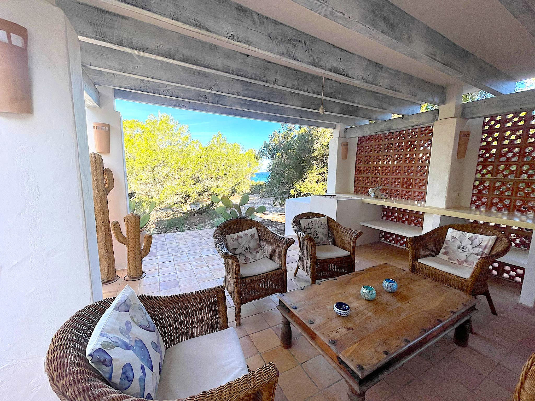 CASA MANU – VILLA EN PRIMERA LINEA EN CALA SAONA FORMENTERA V207