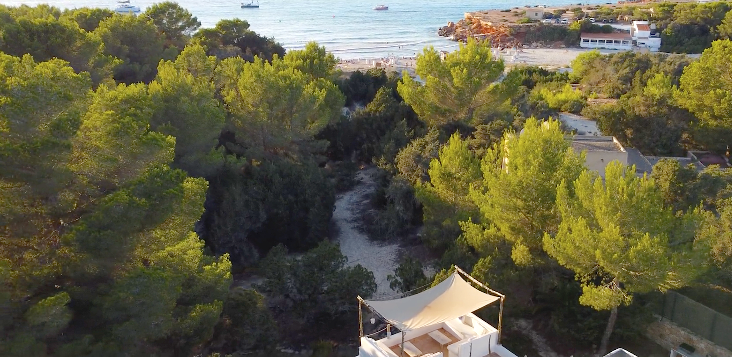 CASA MANU – VILLA EN PRIMERA LINEA EN CALA SAONA FORMENTERA V207