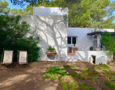 VILLA IN ES CAP DE BARBARIA CON VISTA AL MAR y LICENZIA DE TURISMO- FORMENTERA V154