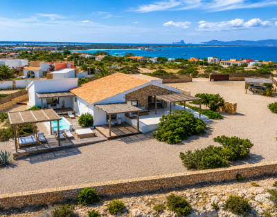HERMOSA VILLA EN PUNTA PRIMA FORMENTERA V223